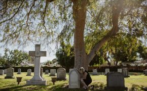 ¿El seguro de decesos cubre la lápida? | Análisis 2026 El seguro de decesos cubre la lápida